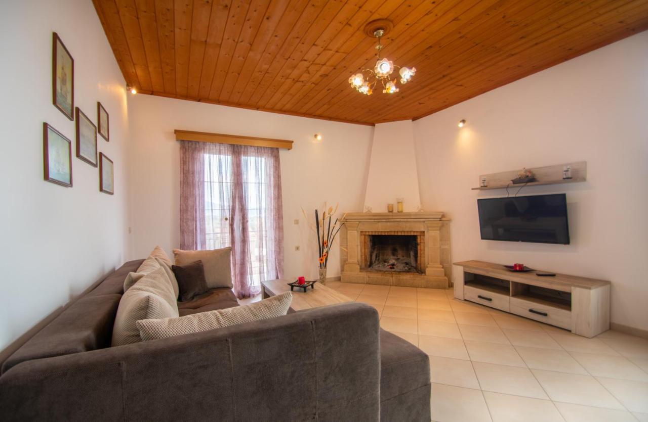 Family Private Homes & Sea View Lithakia  エクステリア 写真