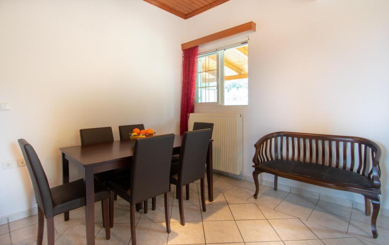 Family Private Homes & Sea View Lithakia  エクステリア 写真