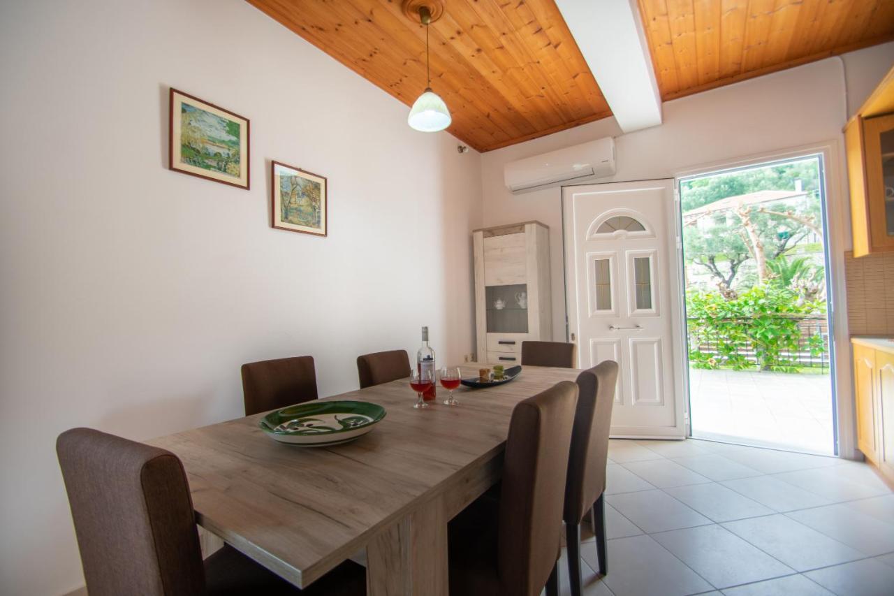 Family Private Homes & Sea View Lithakia  エクステリア 写真