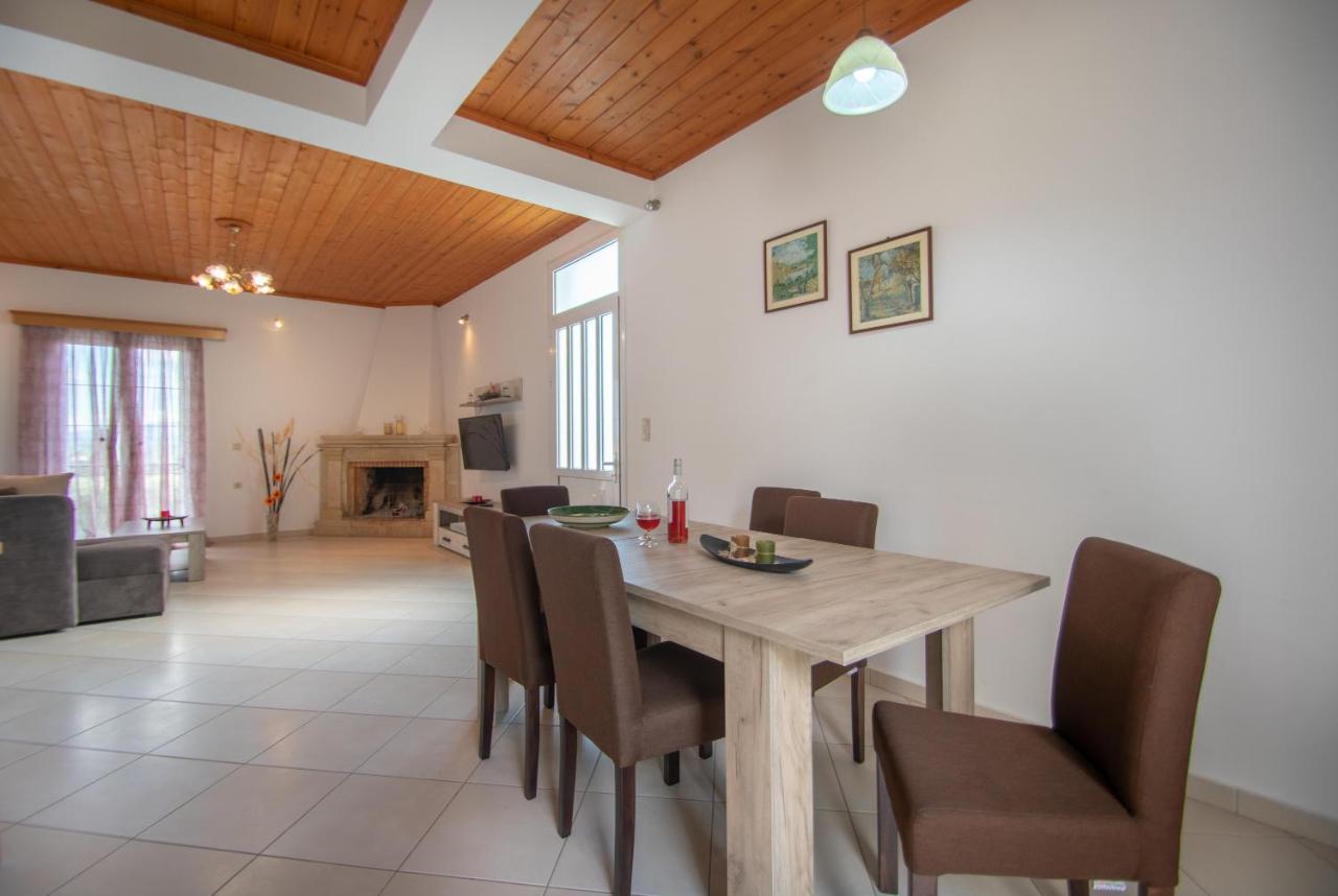 Family Private Homes & Sea View Lithakia  エクステリア 写真