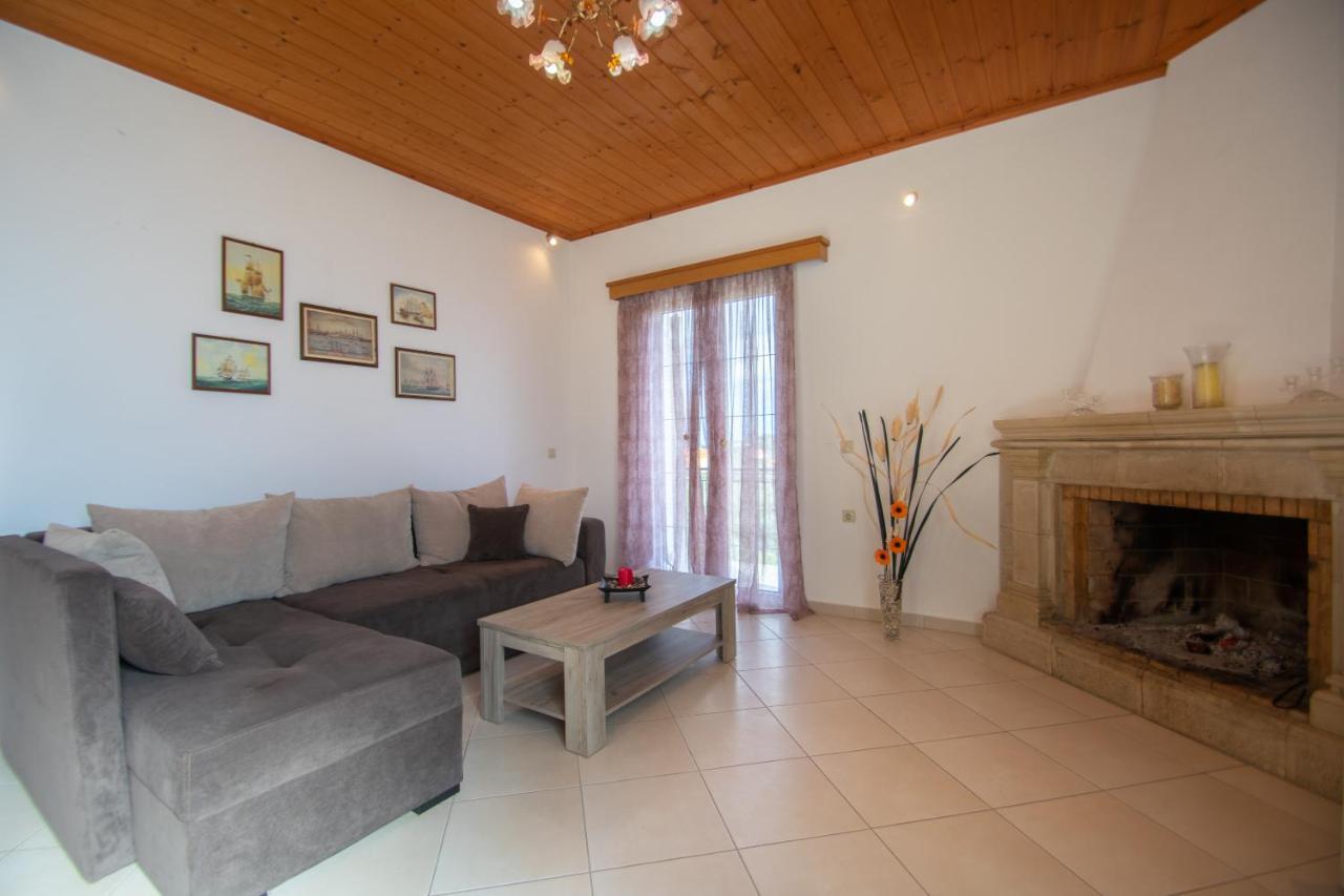 Family Private Homes & Sea View Lithakia  エクステリア 写真