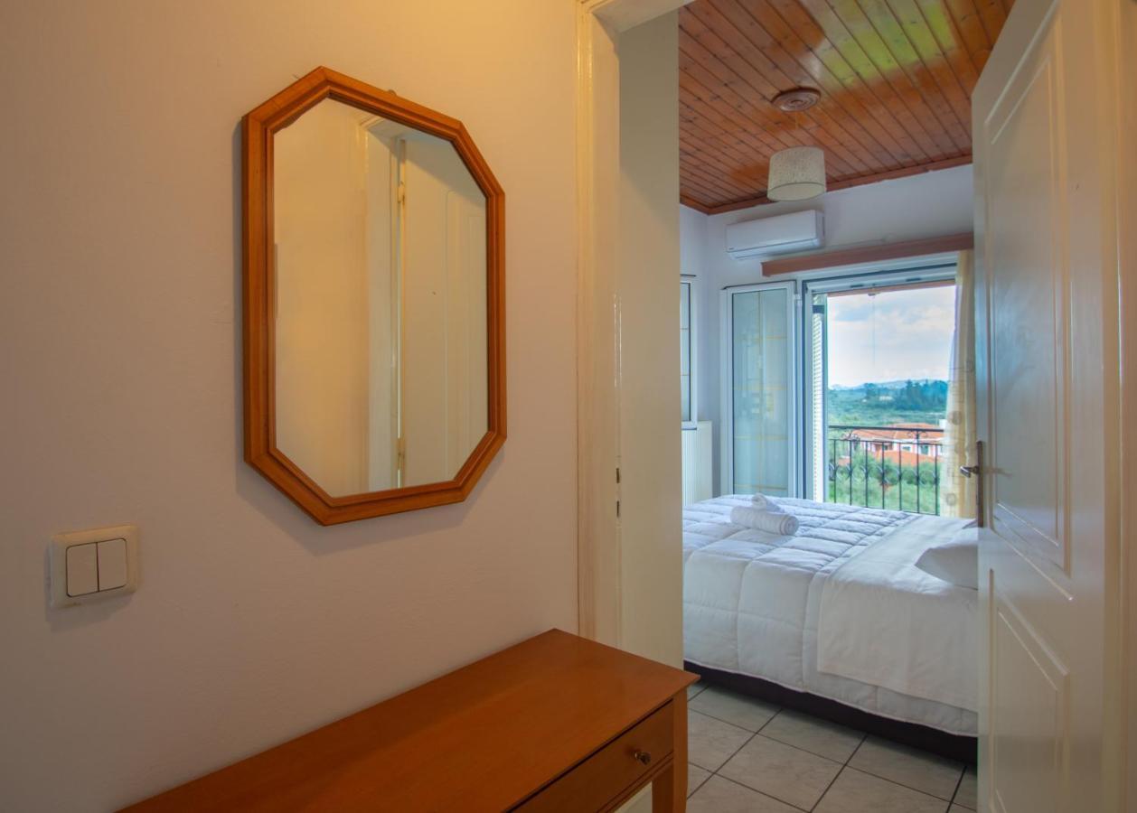 Family Private Homes & Sea View Lithakia  エクステリア 写真