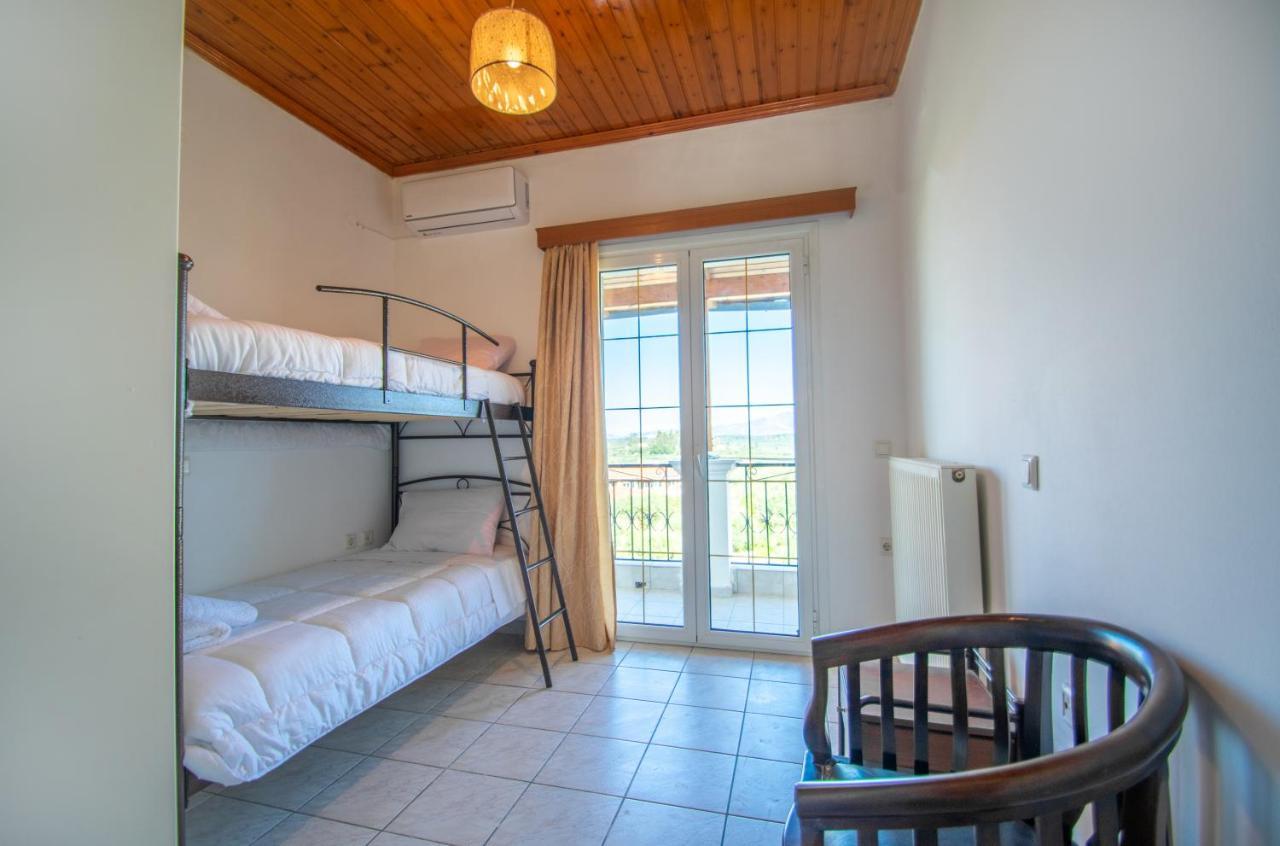 Family Private Homes & Sea View Lithakia  エクステリア 写真