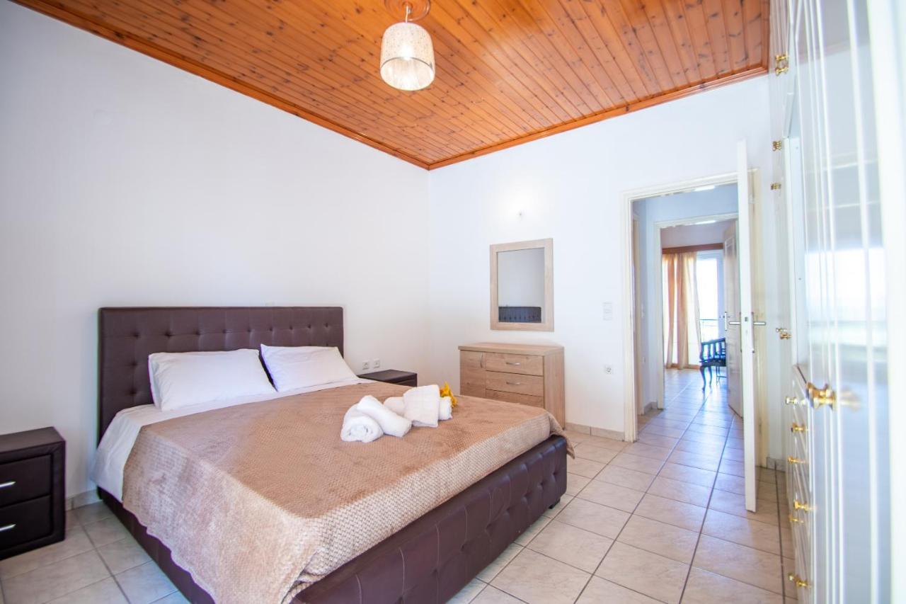 Family Private Homes & Sea View Lithakia  エクステリア 写真